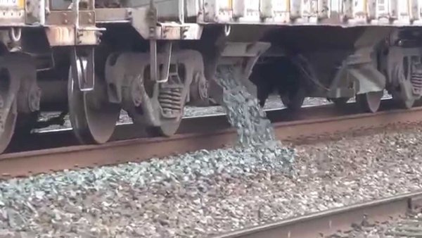 Αναρωτηθήκατε ποτέ γιατί υπάρχουν πέτρες δίπλα στις ράγες των σιδηρόδρομων;